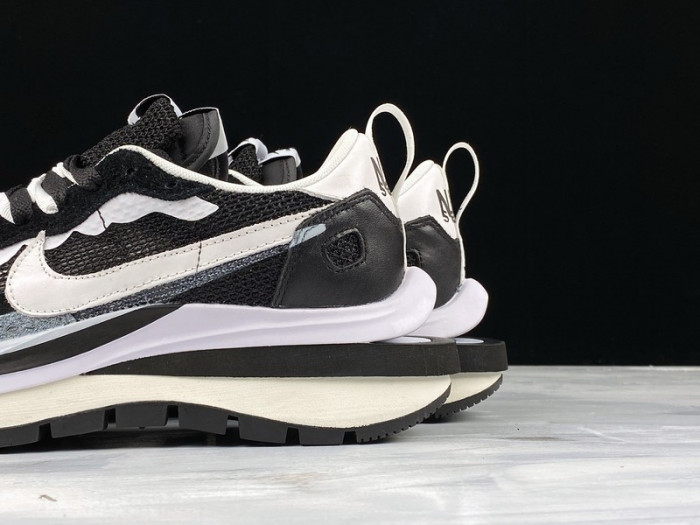 Sacai x Nike Pegasua Vaporfly Black White CV1363-001