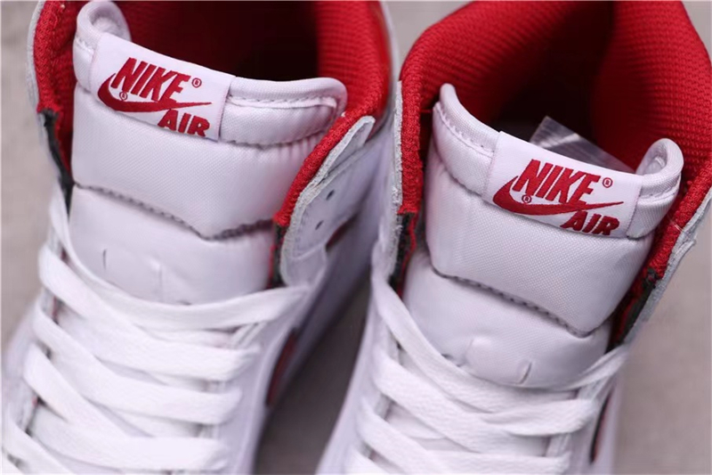 Jordan 1 Retro Metallic Red (2017) 555088-103