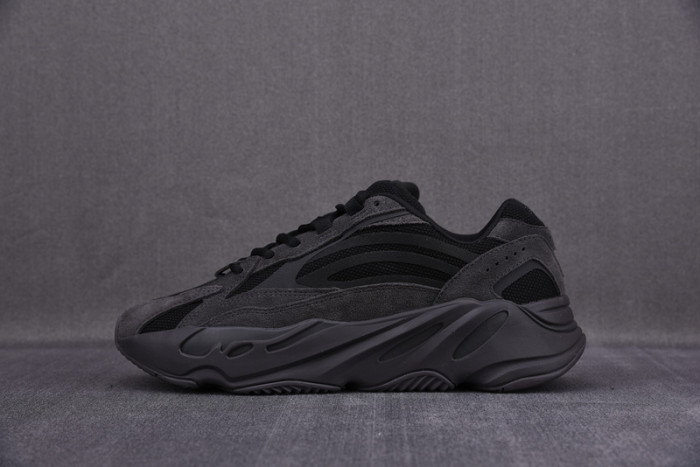 adidas Yeezy Boost 700 V2 Vanta FU6684