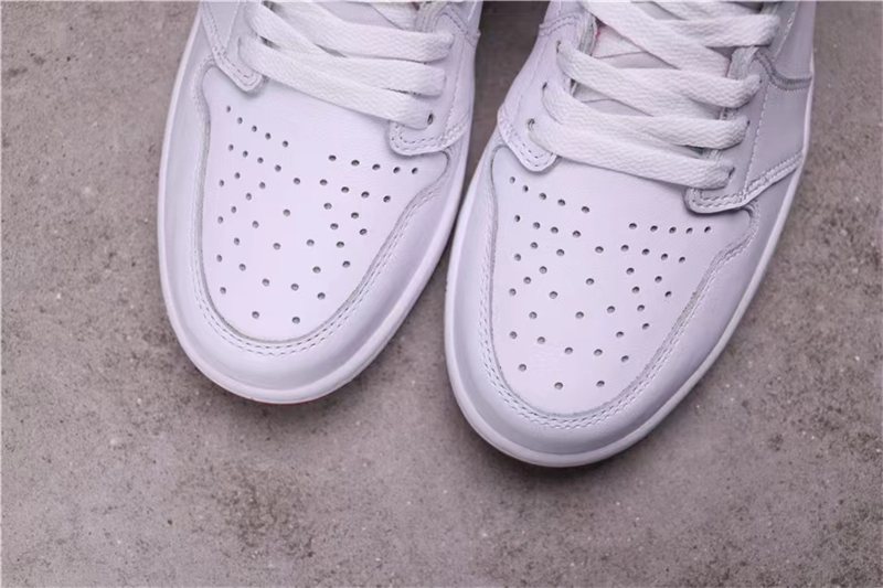 Jordan 1 Retro Metallic Red (2017) 555088-103