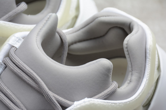 ADIDAS YEEZY BOOST 700 V3 EF9899