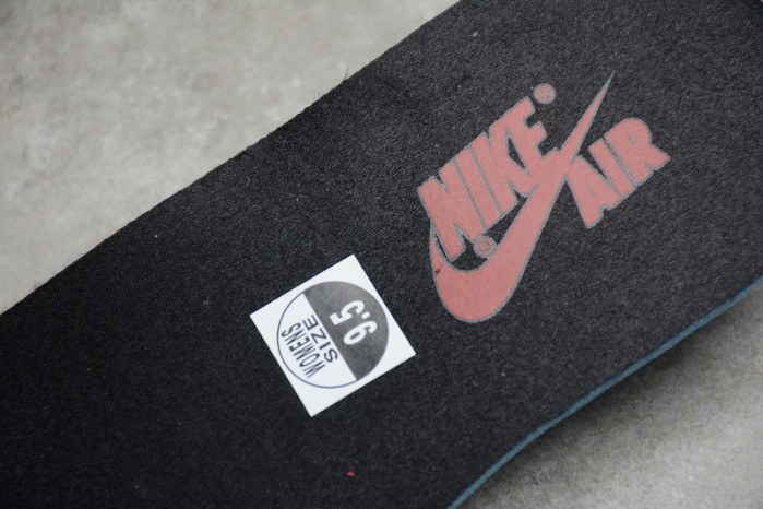 AIR JORDAN 1 HIGH OG SATIN SNAKE CD0461-601