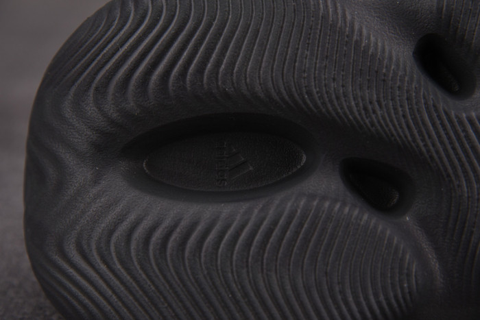 adidas Yeezy Foam Runner Onyx HP8739