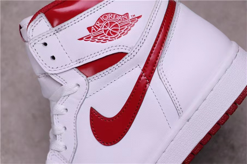 Jordan 1 Retro Metallic Red (2017) 555088-103