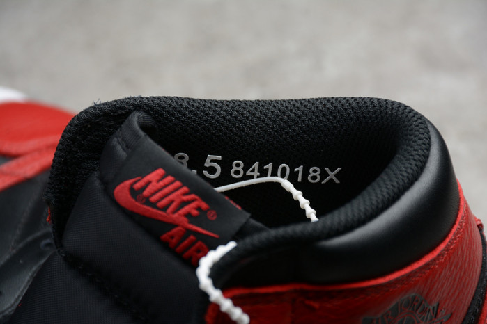 Air Jordan 1 Retro High OG Banned 2016 555088-001