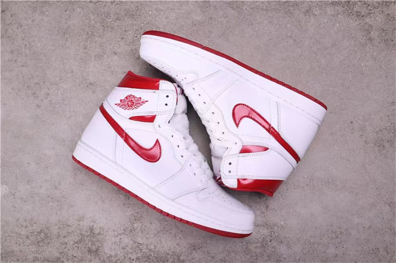 Jordan 1 Retro Metallic Red (2017) 555088-103