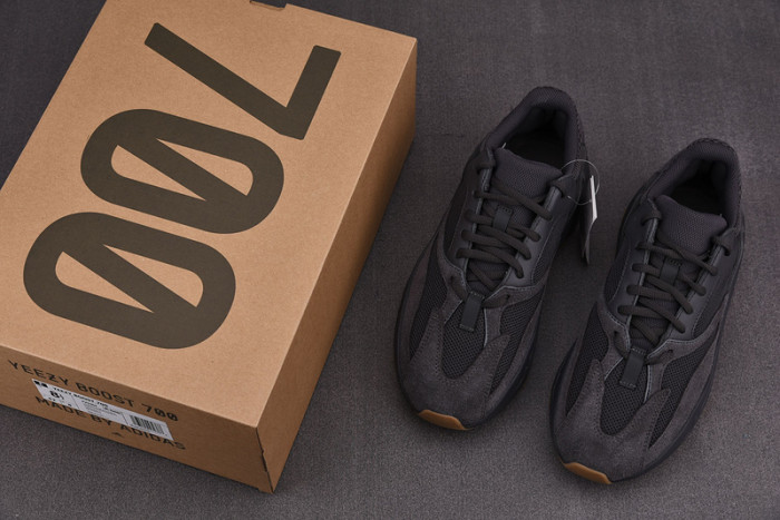 ADIDAS Yeezy Boost 700 Utility Black FV5304