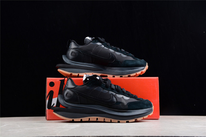 NIKE VAPORWAFFLE SACAI BLACK GUM DD1875-001