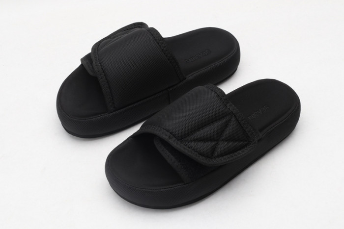 Yeezy sandal3