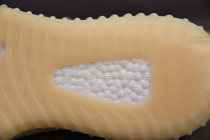 adidas Yeezy Boost 350 V2 Light GY3438
