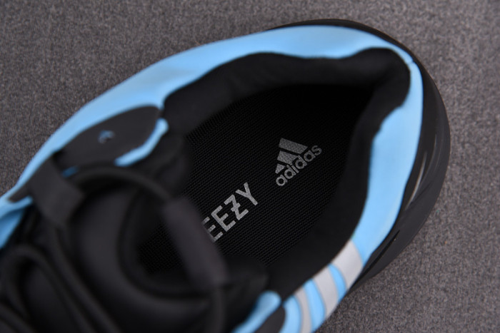 ADIDAS BOOST YEEZY 700 MNVN BRIGHT CYAN GZ3079