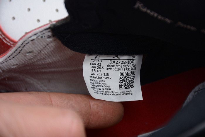 Air Jordan 1 Retro High OG "Trophy Room DA2728-100