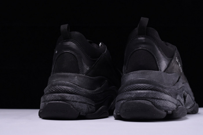 Balenciaga TRIPLES TRAINER SNEAKERS 2000002