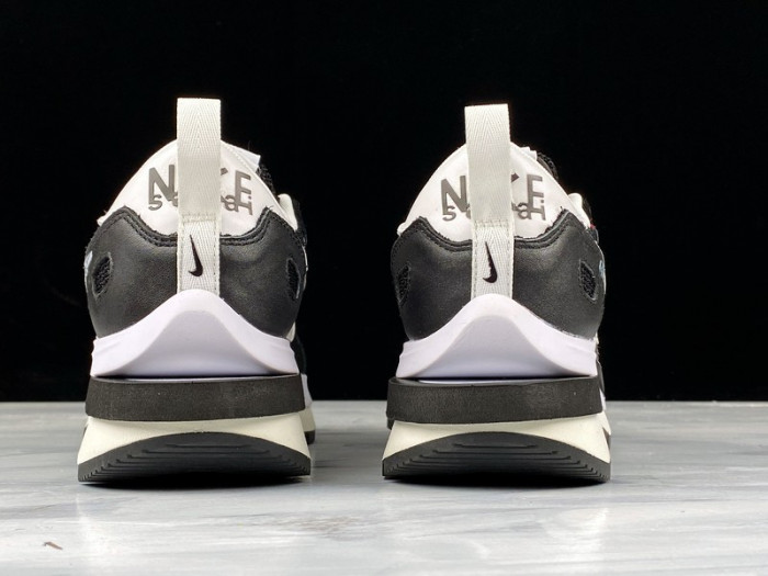 Sacai x Nike Pegasua Vaporfly Black White CV1363-001