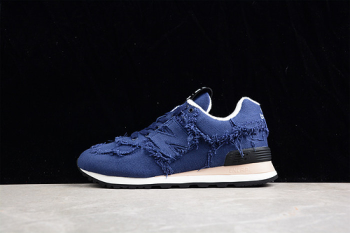 Miu Miu x New Balance IU688M