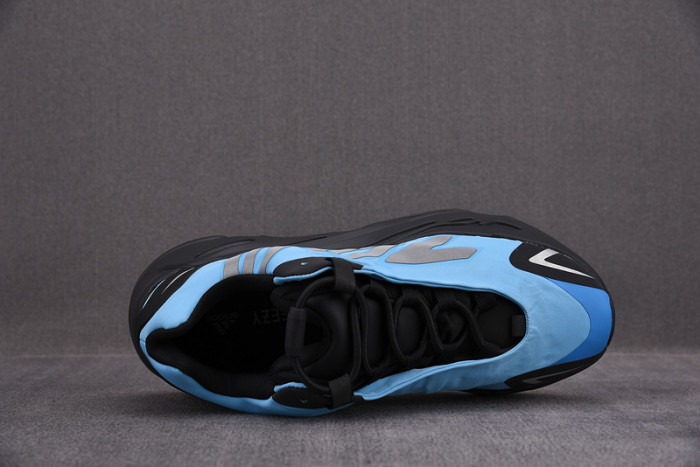 ADIDAS BOOST YEEZY 700 MNVN BRIGHT CYAN GZ3079