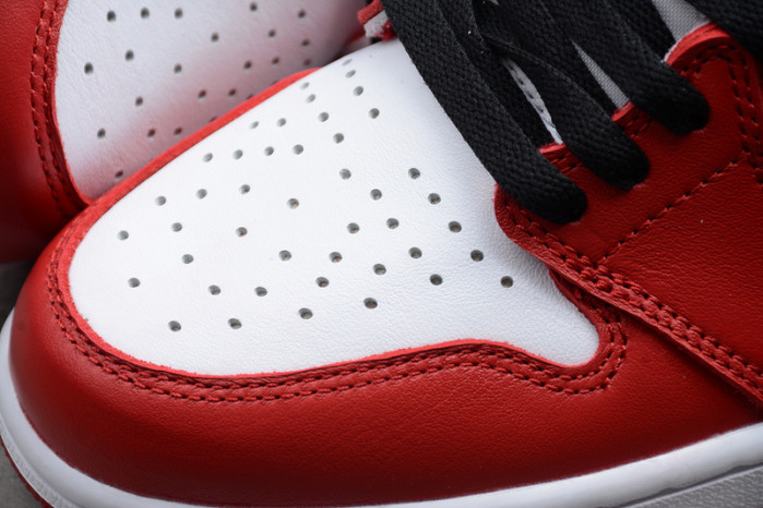 Air Jordan 1 Retro High OG Chicago Red 555088-101