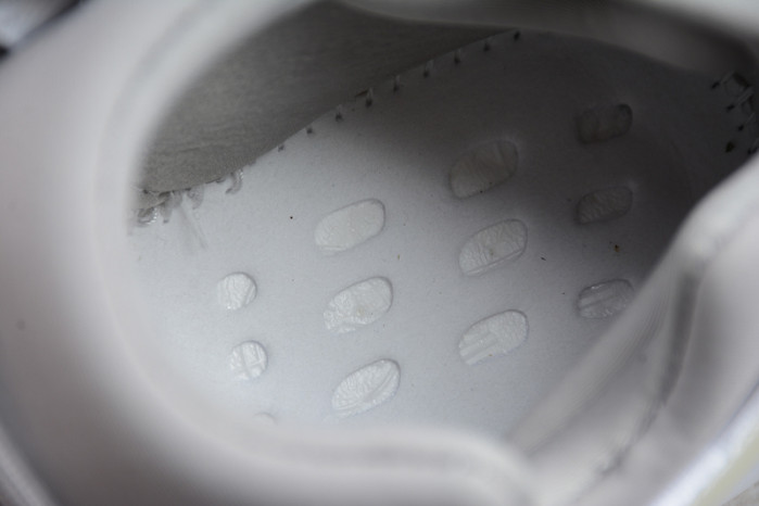 ADIDAS YEEZY BOOST 700 V3 EF9899