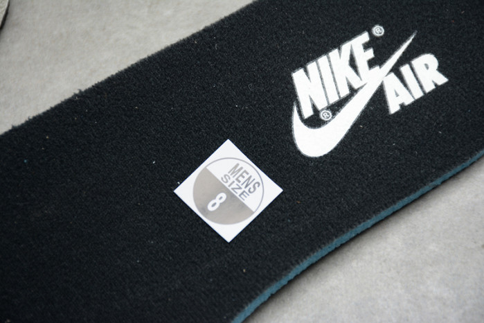 Air Jordan 1 Retro High OG "Dark Mocha" 555088-105