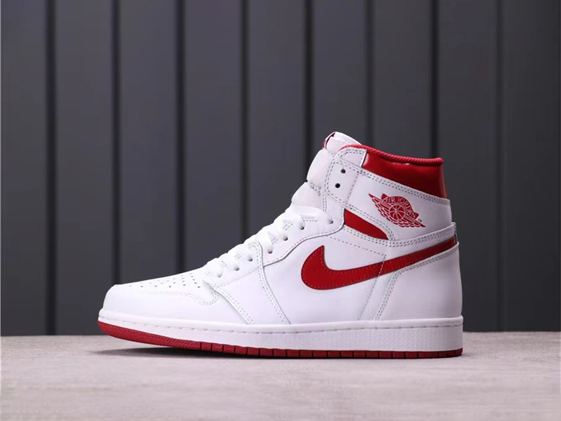 Jordan 1 Retro Metallic Red (2017) 555088-103