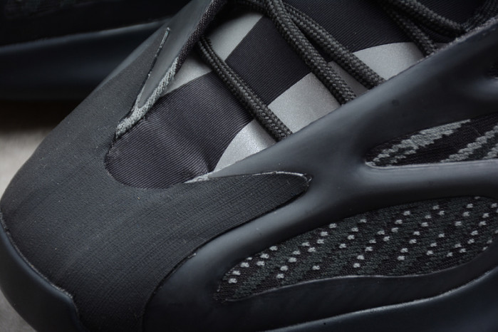 adidas Yeezy 700 V3 glow in dark H67799