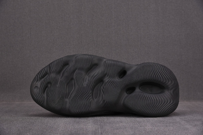 adidas Yeezy Foam Runner Onyx HP8739