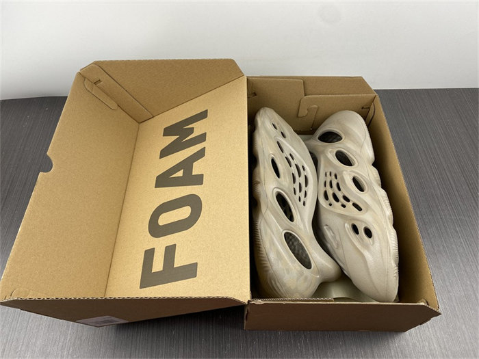 ADIDAS YEEZY Foam RNNR Stone Sage GX4472