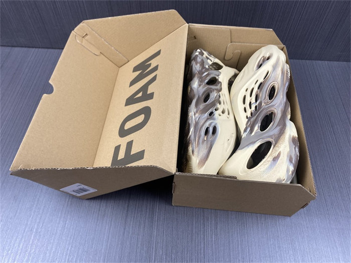 ADIDAS YEEZY Foam RNNR MX Cream Clay GX8774