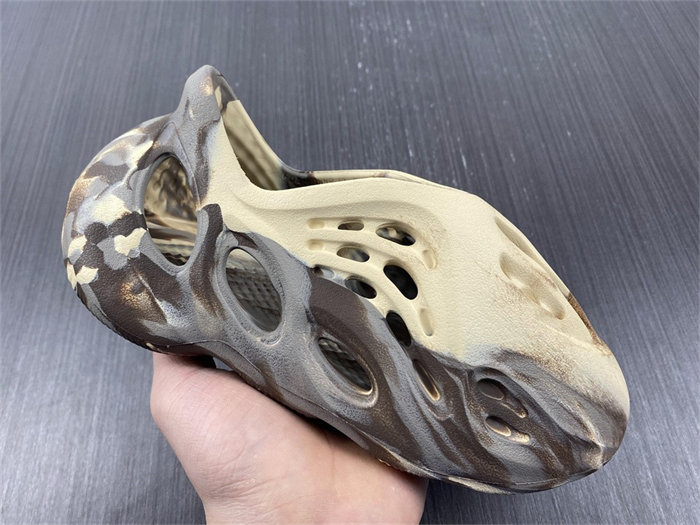 ADIDAS YEEZY Foam RNNR MX Cream Clay GX8802