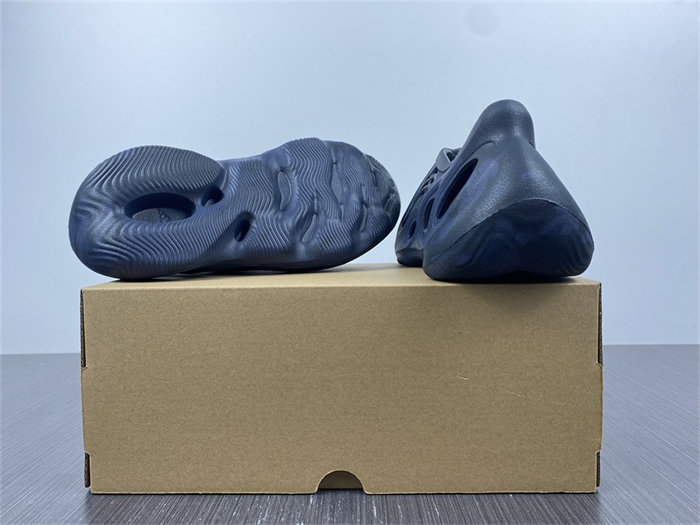 ADIDAS YEEZY Foam RNNR Mineral Blue GV7903