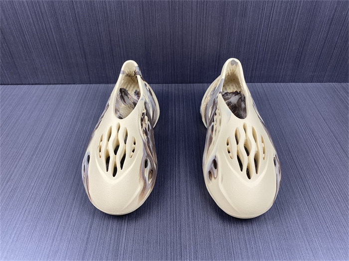 ADIDAS YEEZY Foam RNNR MX Cream Clay GX8774