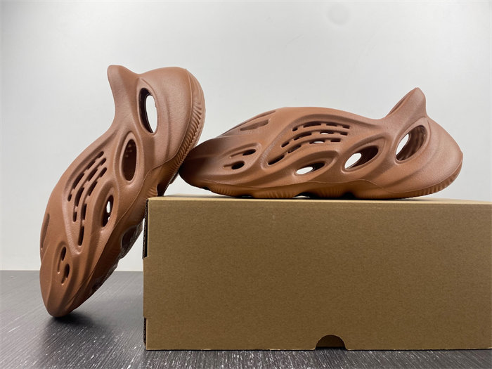 adidas Yeezy Foam RNNR Flax HP5335