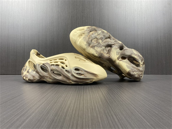 ADIDAS YEEZY Foam RNNR MX Cream Clay GX8774