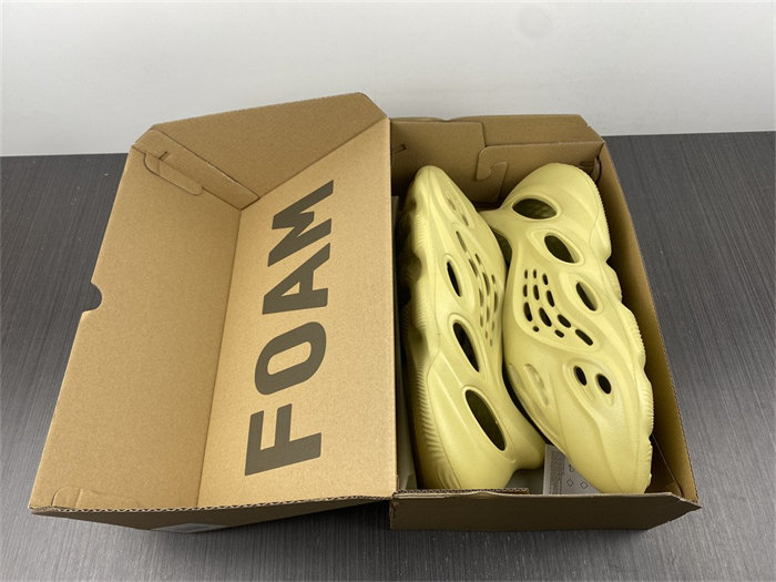 ADIDAS YEEZY Foam RNNR Sulfur GV6775