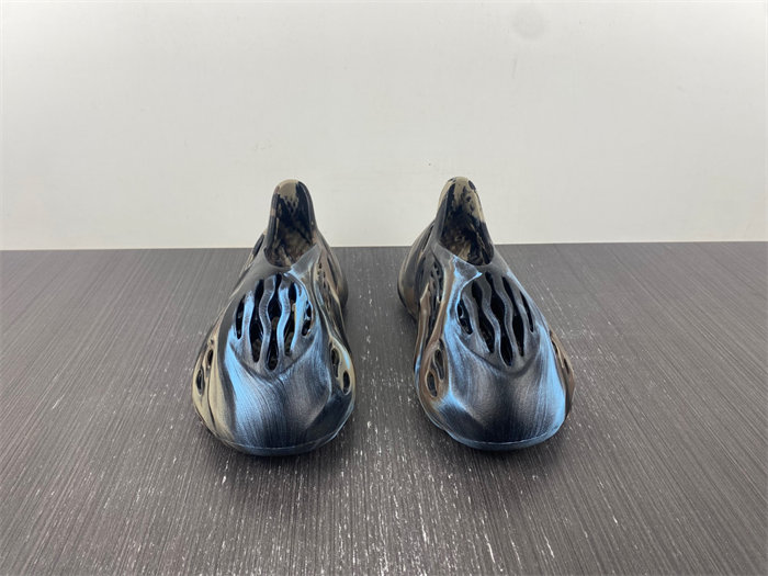 adidas Yeezy Foam RNR MX Cinder ID4126