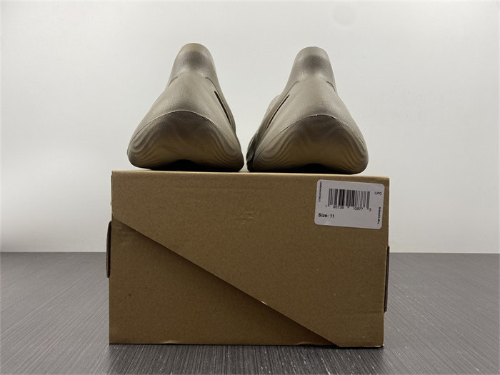 ADIDAS YEEZY Foam RNNR Stone Sage GX4472