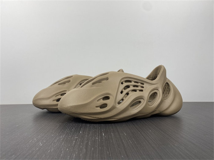 ADIDAS YEEZY Foam RNNR Mist GY6774