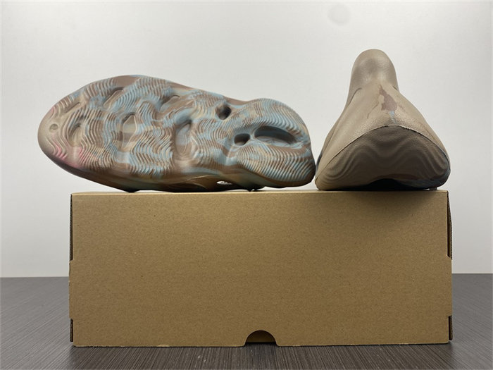 ADIDAS YEEZY Foam RNNR MX Sand Grey GY3969