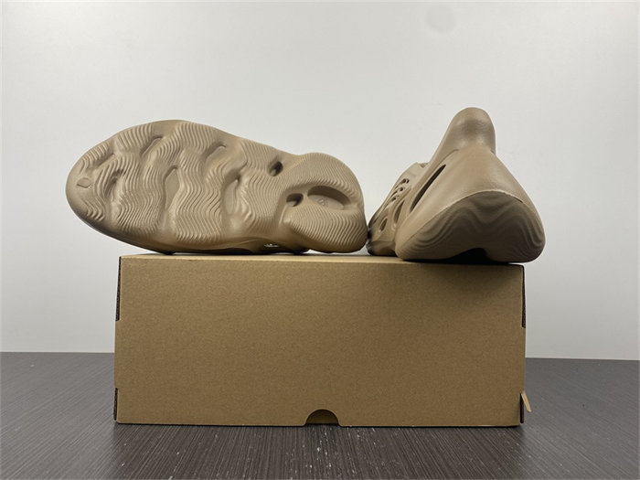 ADIDAS YEEZY Foam RNNR Mist GY6774