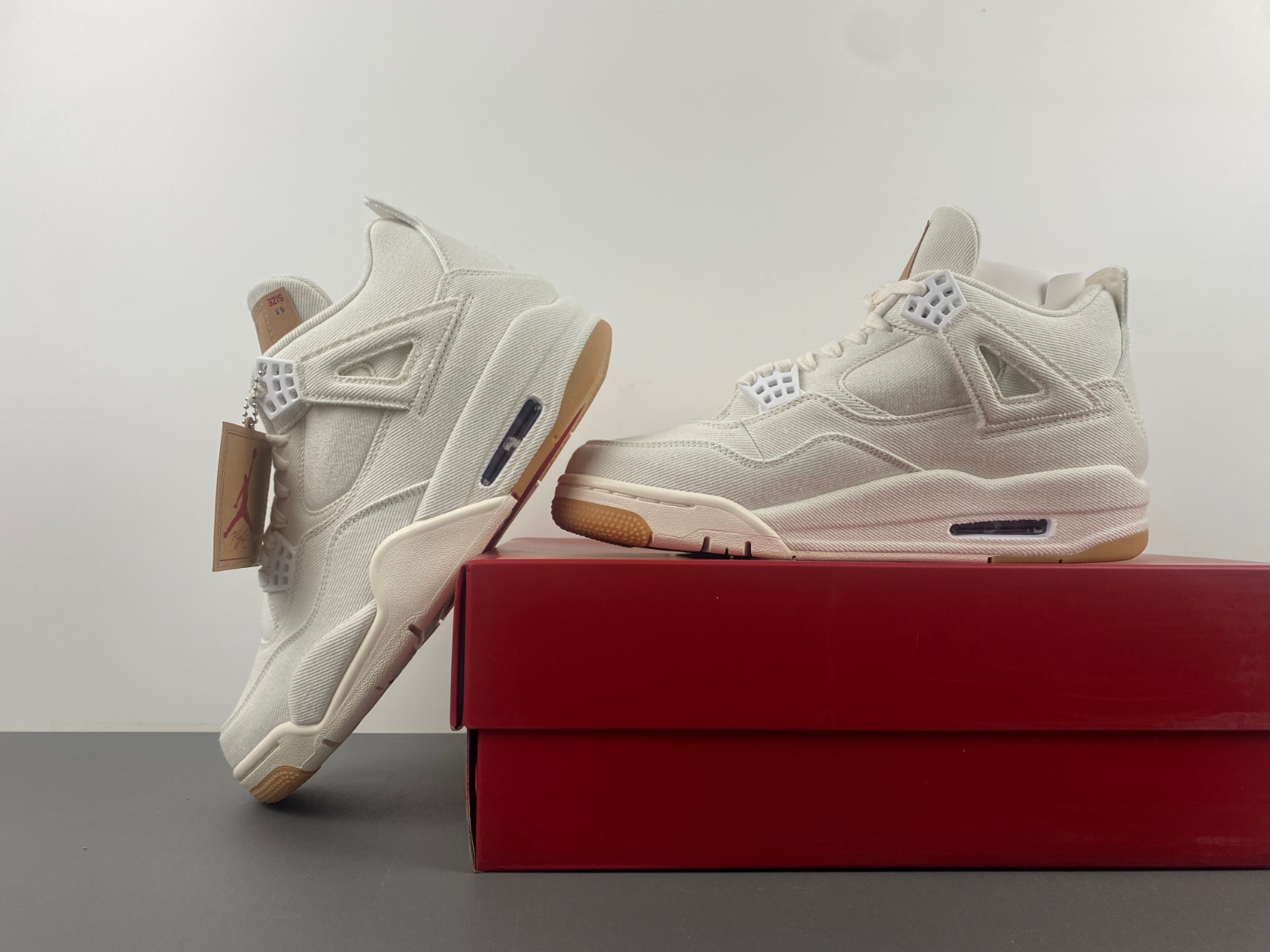 Levis x air jordan 4 white denim AO2571-100