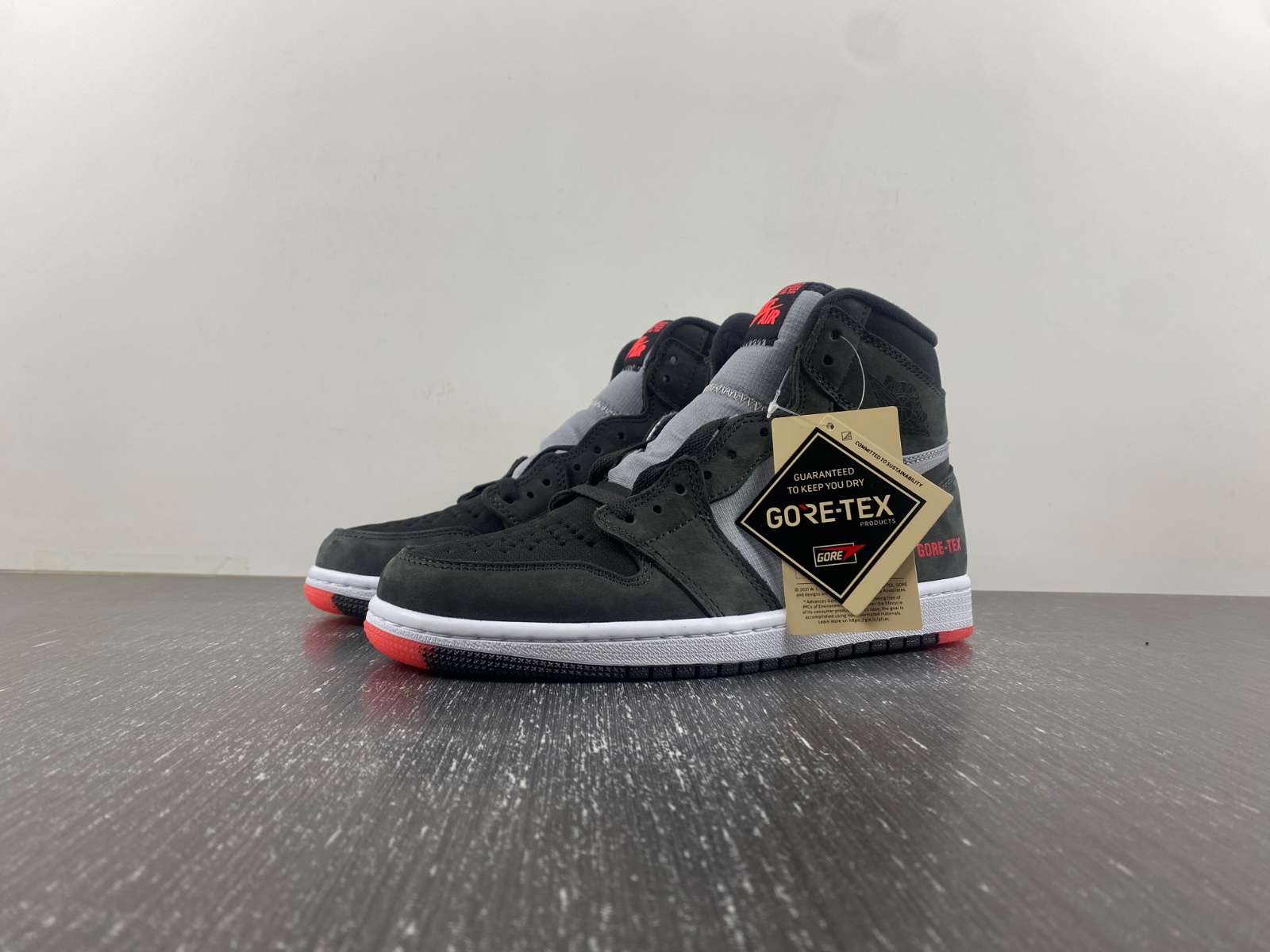 Air Jordan 1 Element “Bred”