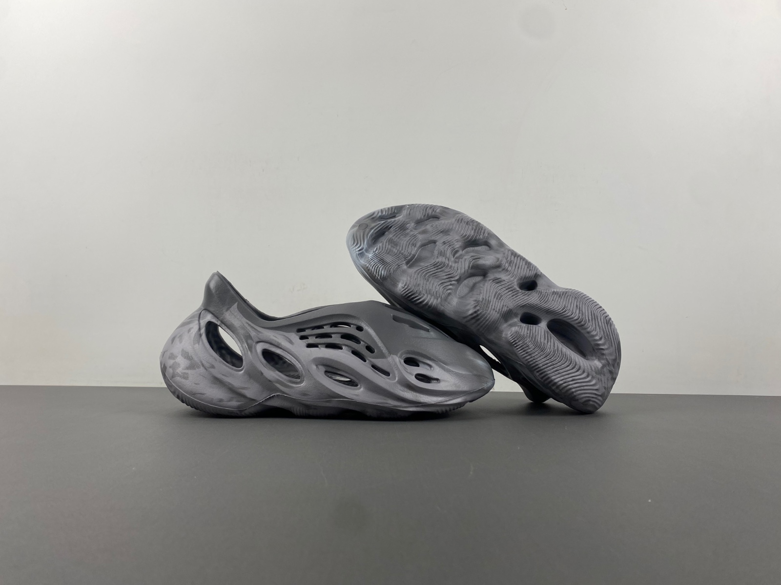 YEEZY FOAM RUNNER MX 