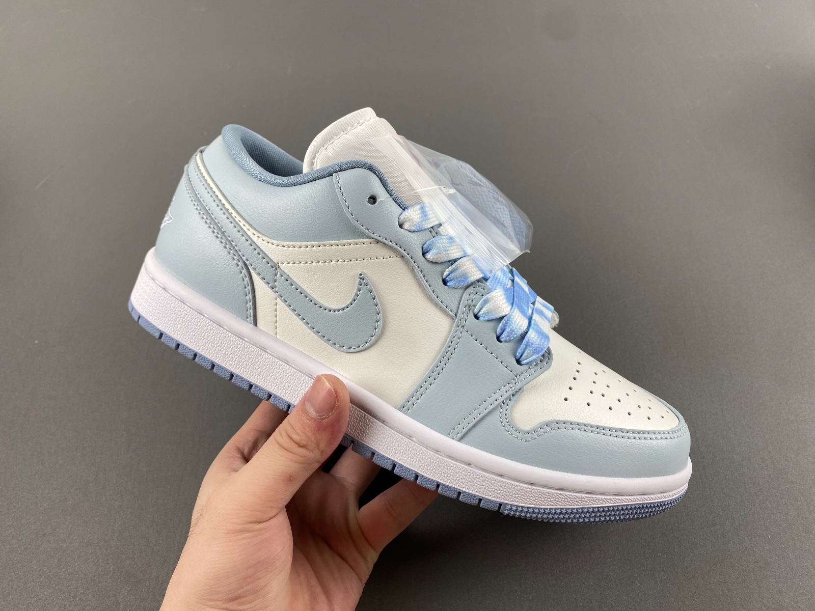 Air Jordan 1 Low 'Ice Blue' DC0774-141