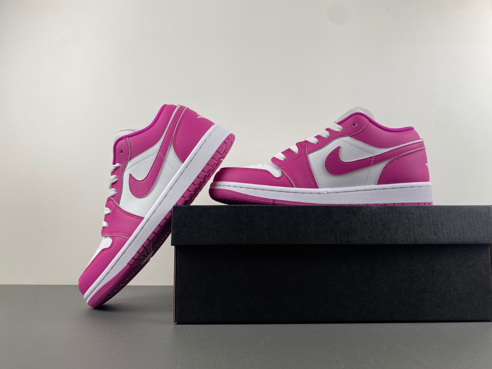 Air Jordan 1 Low Fire Pink  FV8486-600