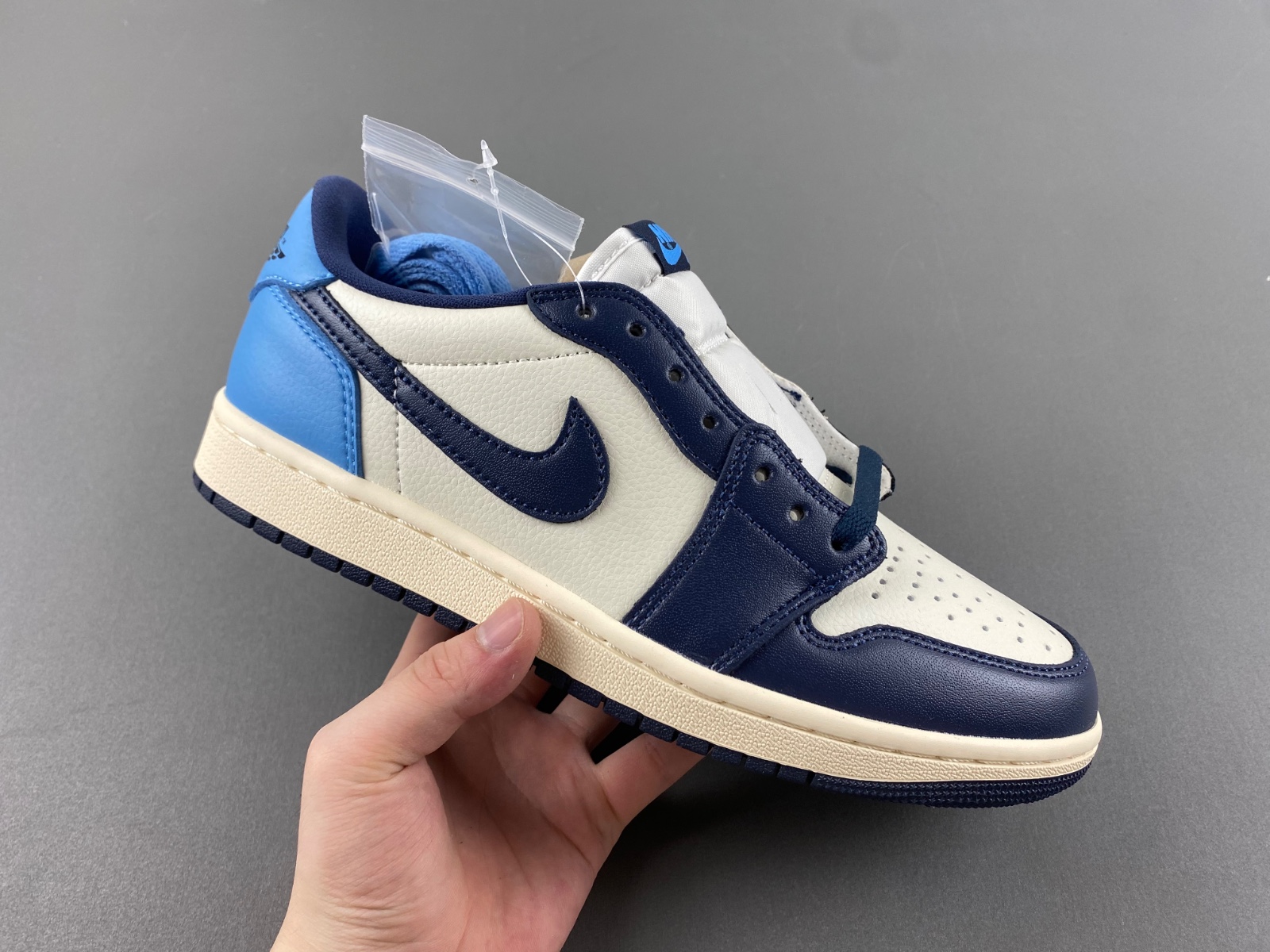 Air Jordan 1 Low OG “Obsidian” (UNC) CZ0790-400