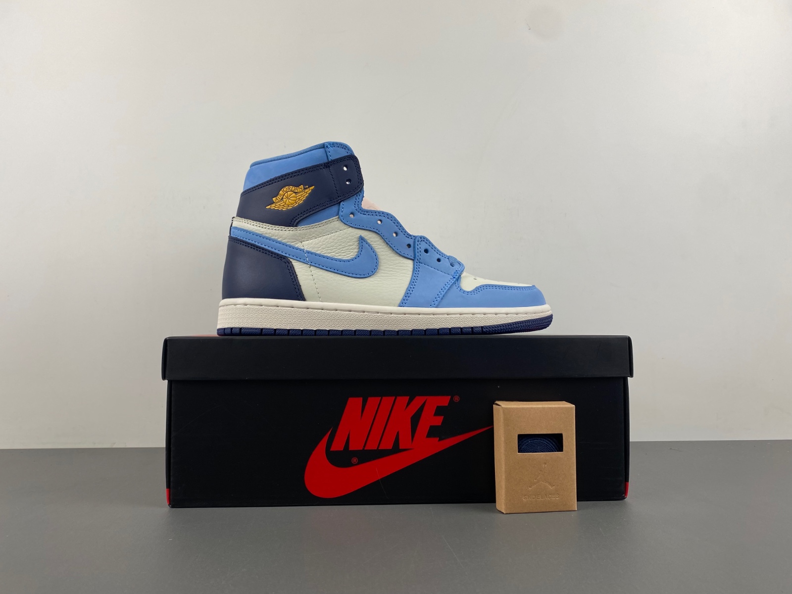 Air Jordan 1 High OG“First in Flight” FD2596-400
