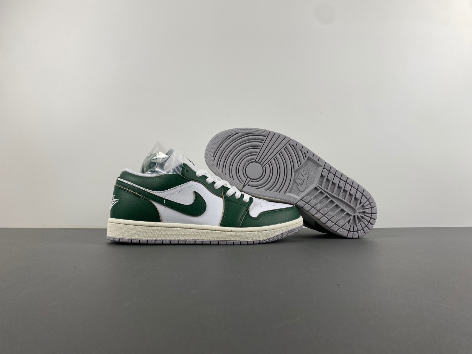 Air Jordan 1 Low “Oxidized Green” FQ7687-300