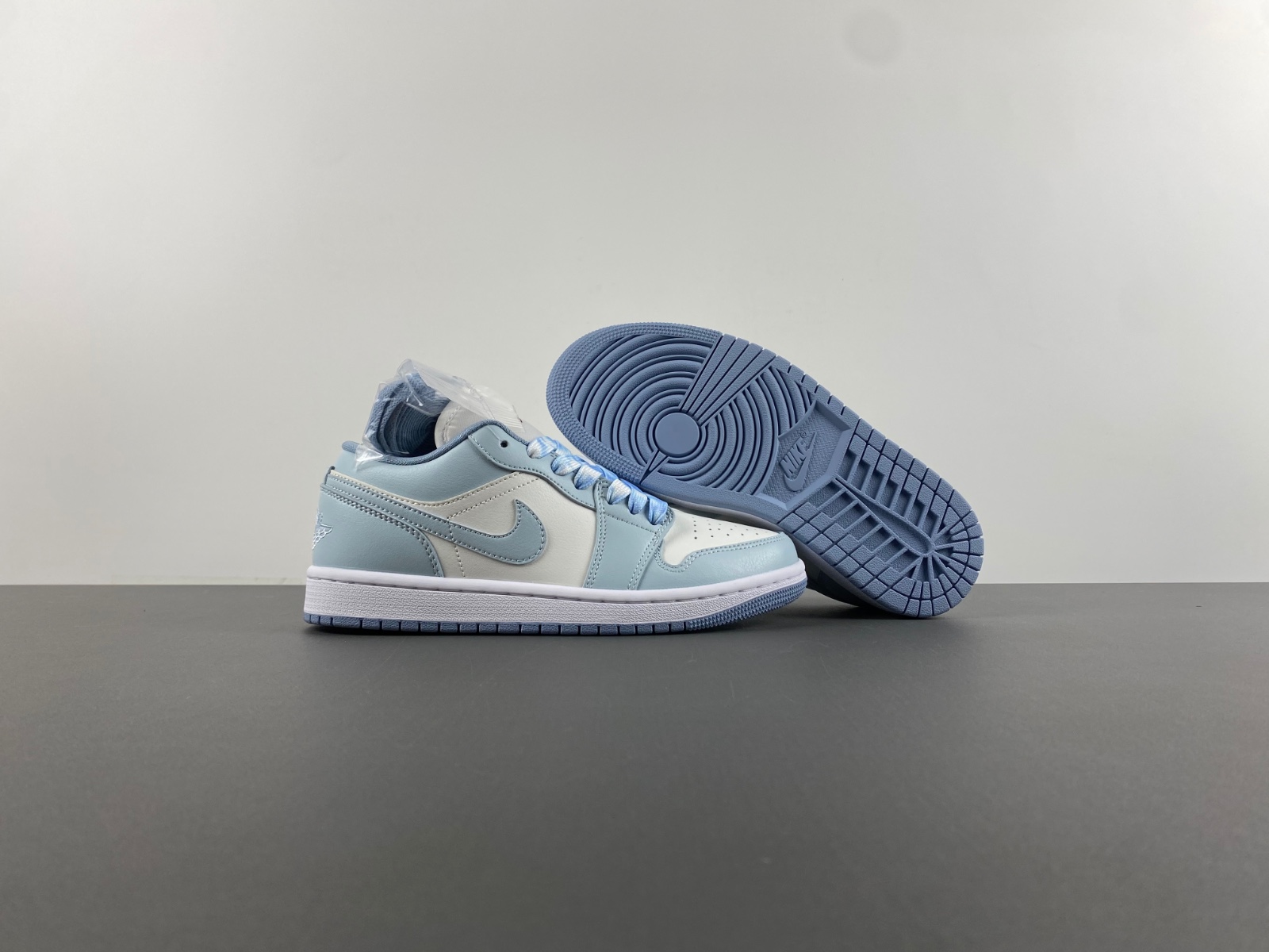 Air Jordan 1 Low 'Ice Blue' DC0774-141