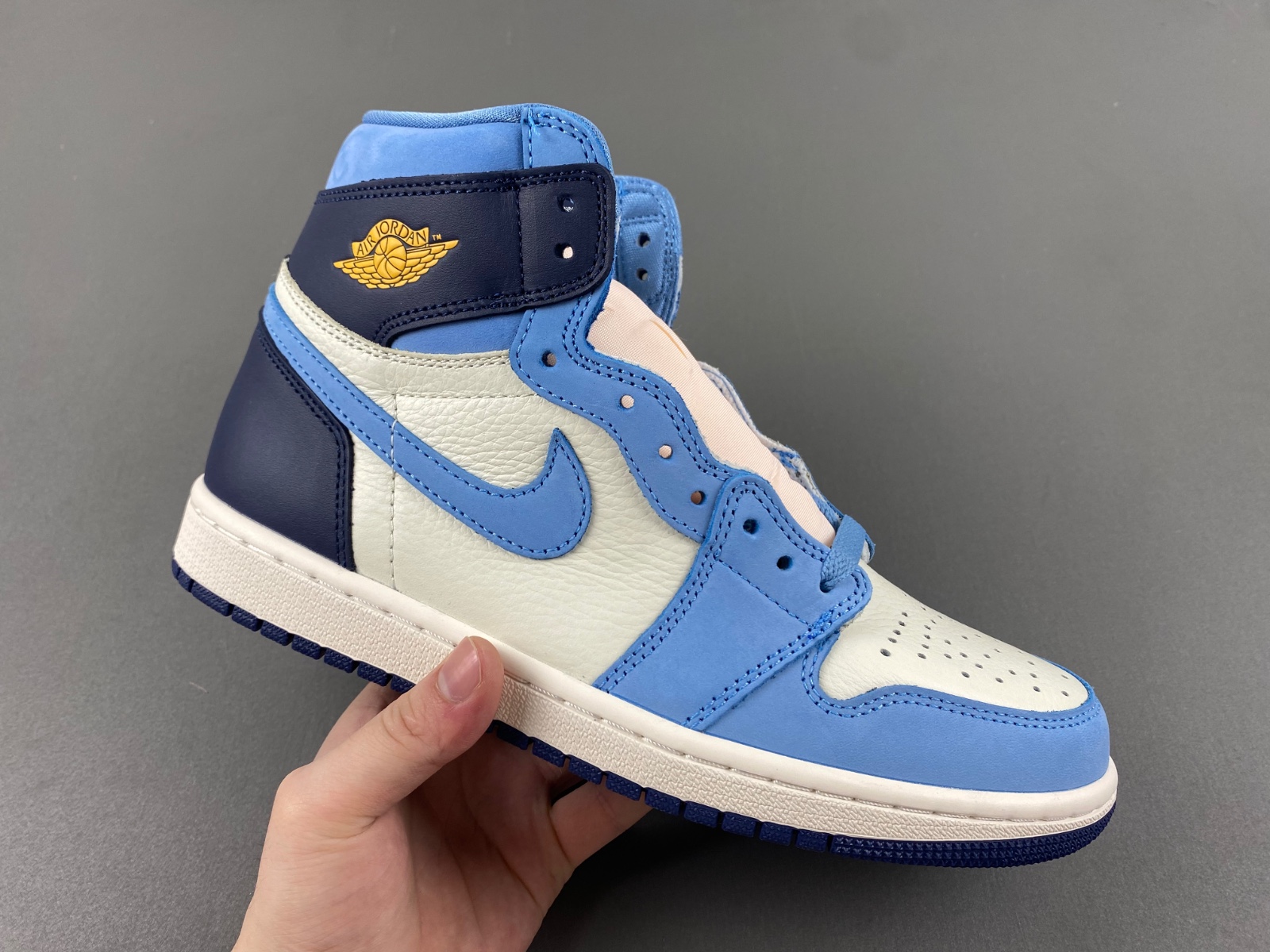 Air Jordan 1 High OG“First in Flight” FD2596-400