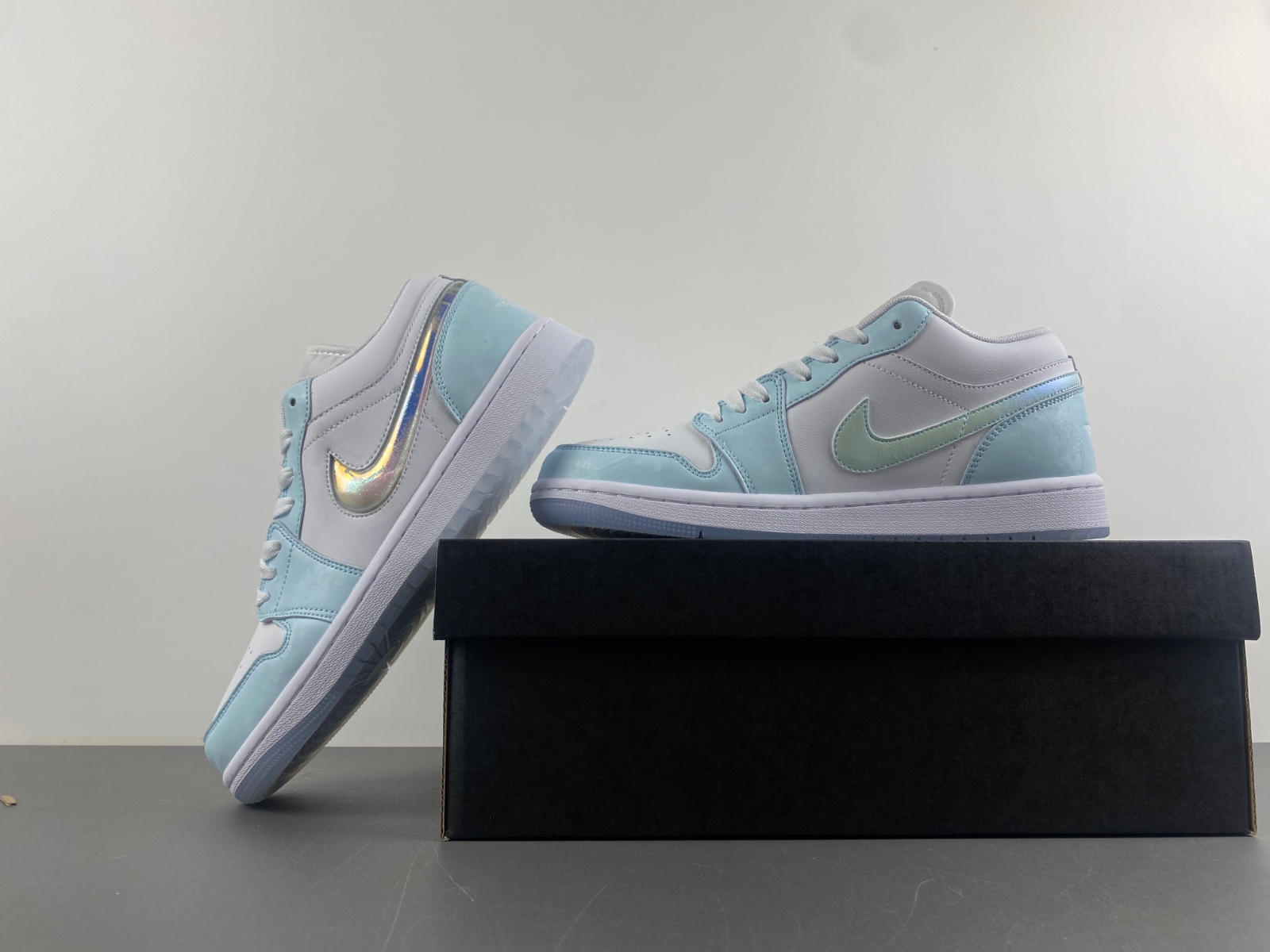 Nike Air Jordan 1 Low SE GS AJ1 Glacier Blue White HJ3481-491